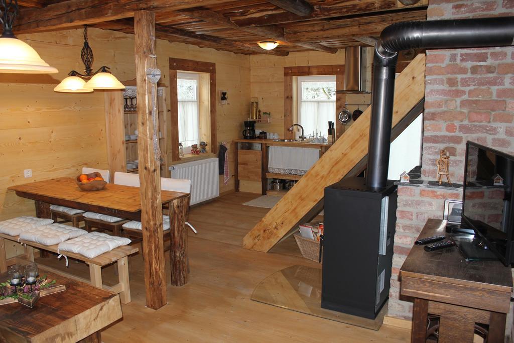 Apartamento Ferienhaus Anno Dazumal, Wie Zu Oma'S Zeiten Klingenthal Habitación foto