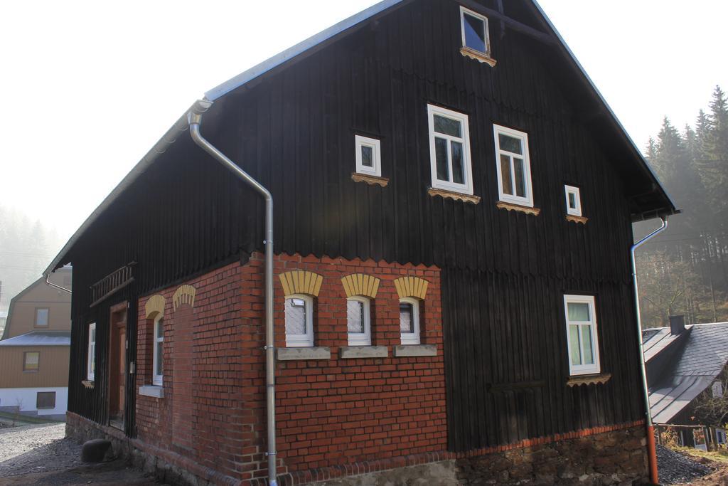 Apartamento Ferienhaus Anno Dazumal, Wie Zu Oma'S Zeiten Klingenthal Exterior foto