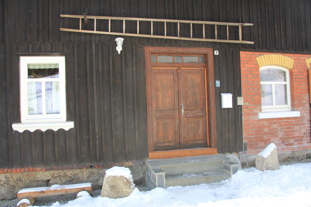 Apartamento Ferienhaus Anno Dazumal, Wie Zu Oma'S Zeiten Klingenthal Exterior foto