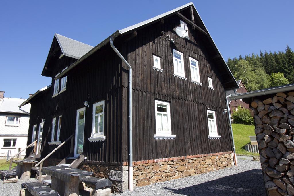 Apartamento Ferienhaus Anno Dazumal, Wie Zu Oma'S Zeiten Klingenthal Exterior foto