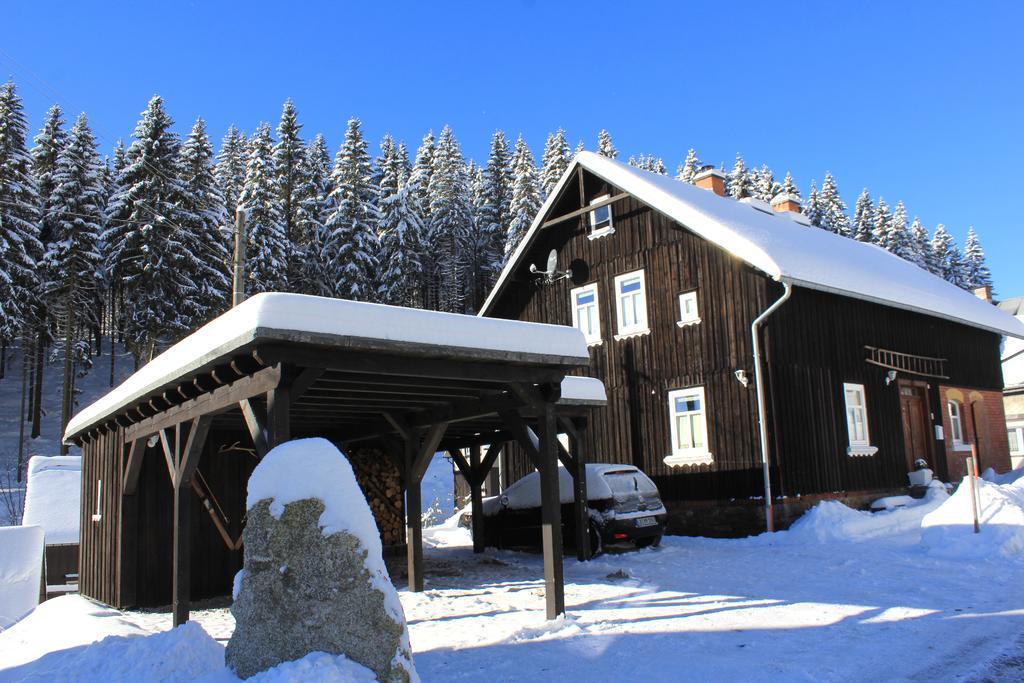 Apartamento Ferienhaus Anno Dazumal, Wie Zu Oma'S Zeiten Klingenthal Exterior foto